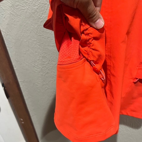 Athleta Venture Out Tank Vibrant Orange Size Small EUC Has Pockets Workout Tank - Picture 2 of 3